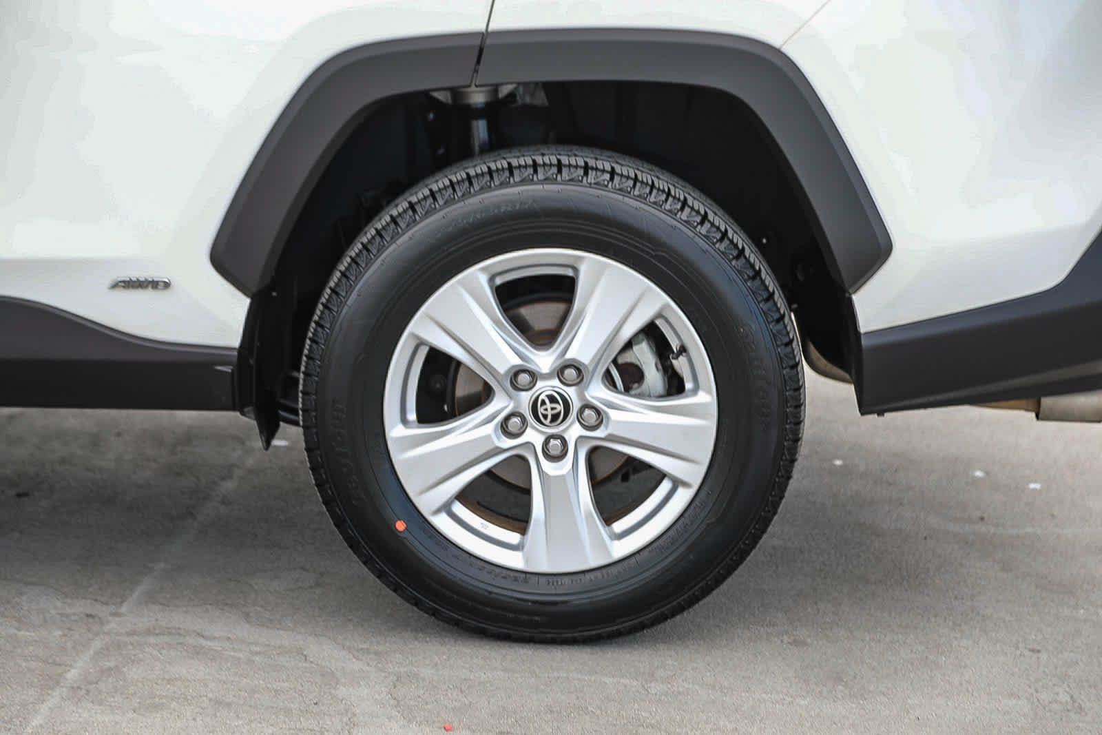 Used 2021 Toyota RAV4 LE AWD/4WD image 11