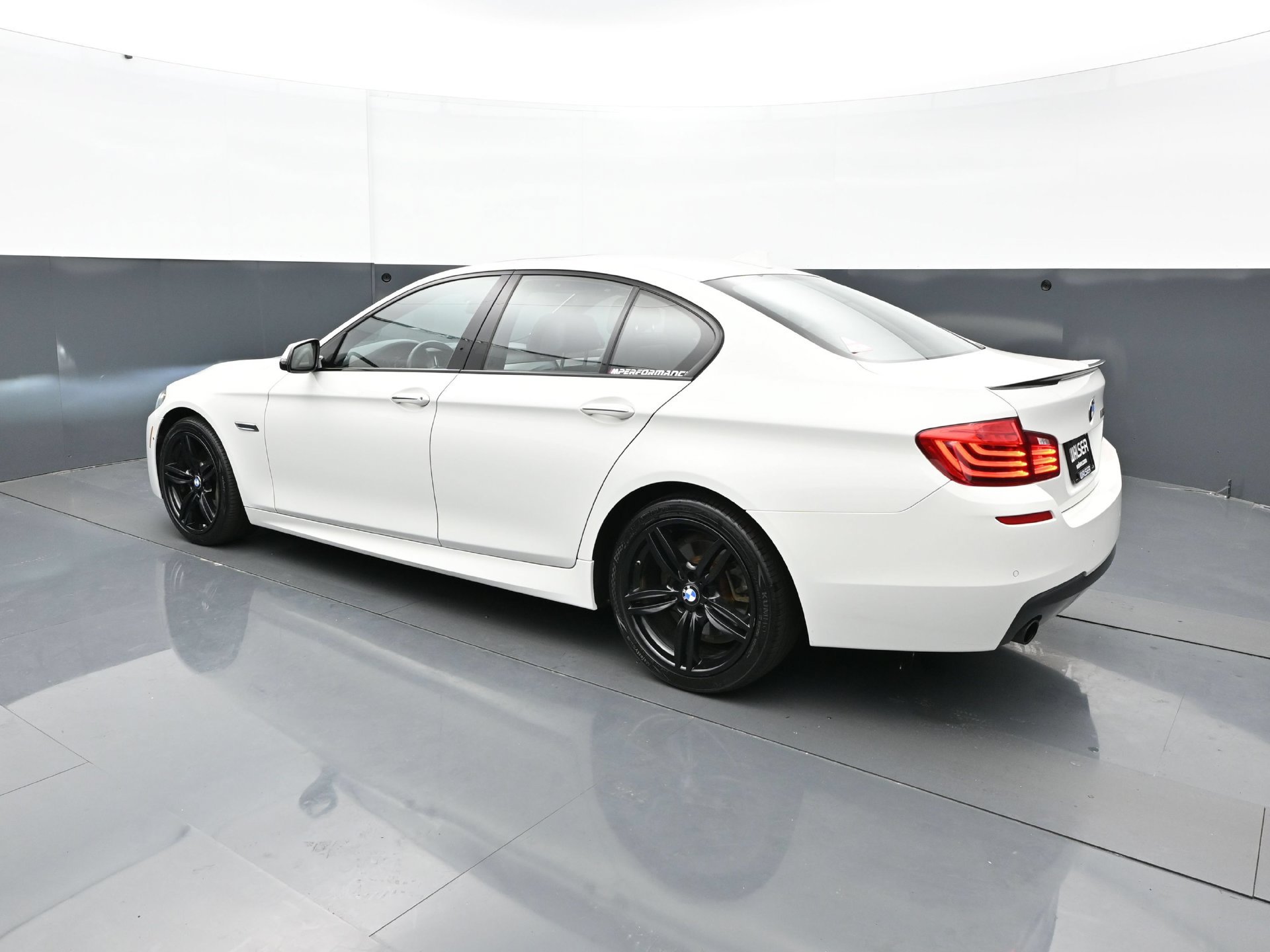 Used 2016 BMW 535i xDrive Sedan AWD/4WD image 4