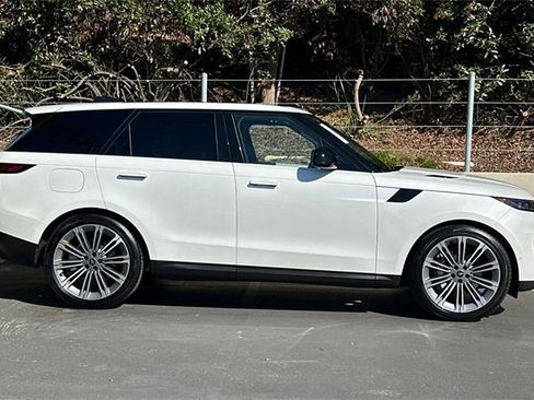 Certified 2025 Land Rover Range Rover Sport SE image 6