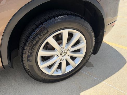 Used 2012 Volkswagen Touareg VR6 AWD/4WD image 9