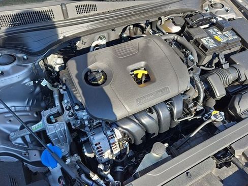 Used 2023 Kia Forte GT-Line image 33