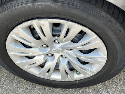 Used 2012 Toyota Camry LE FWD image 22