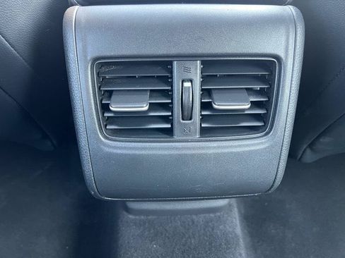 Used 2018 Honda Accord Touring image 10