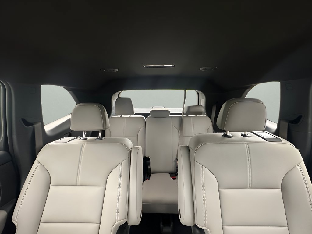 Used 2026 GMC Acadia Elevation w/ Elevation Premium Package FWD image 29