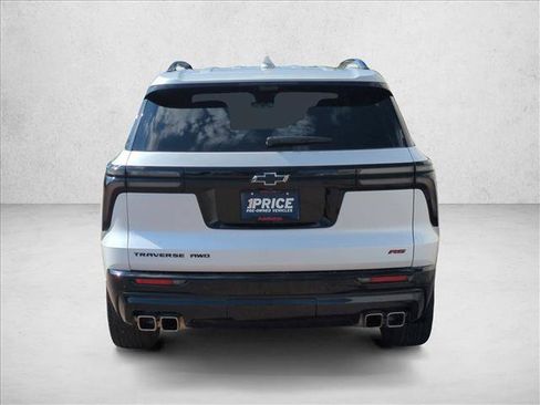 Used 2024 Chevrolet Traverse RS w/ LPO, Floor Liner Package AWD/4WD image 7