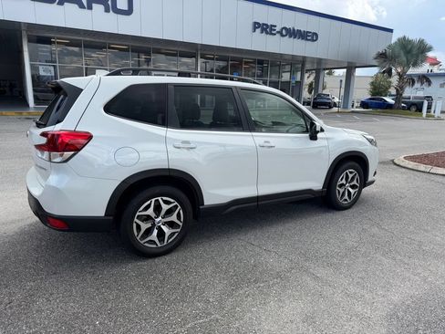 Used 2023 Subaru Forester Premium AWD/4WD image 3