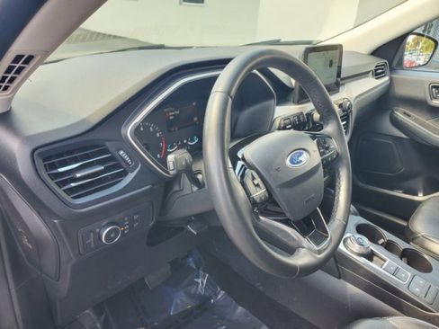 Certified 2022 Ford Escape SEL FWD image 10