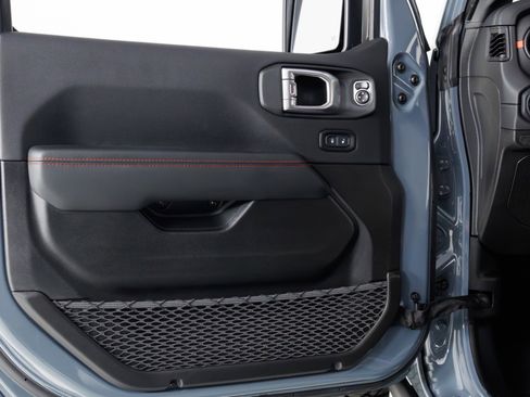 Used 2024 Jeep Wrangler Unlimited Rubicon 392 image 32