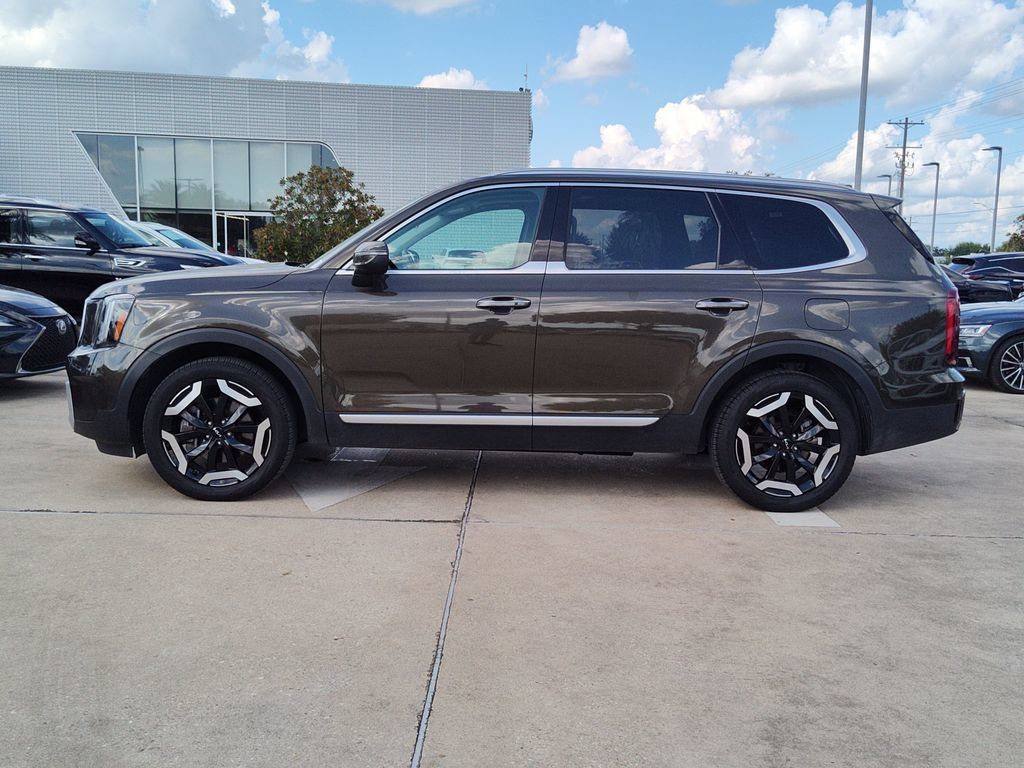 Used 2025 Kia Telluride S AWD/4WD image 4
