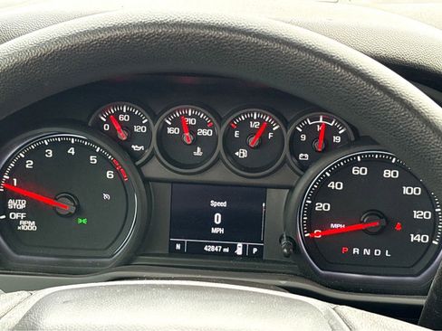 Used 2024 Chevrolet Silverado 1500 Custom image 5