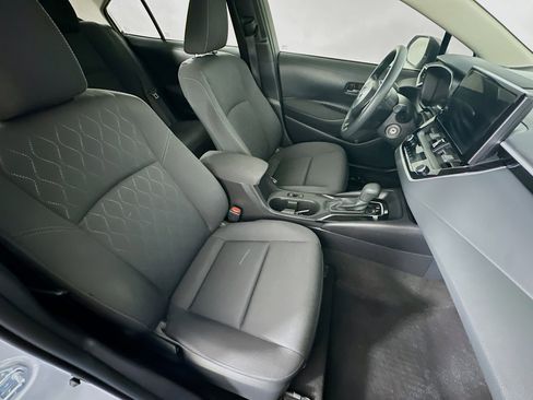 Used 2025 Toyota Corolla LE image 29