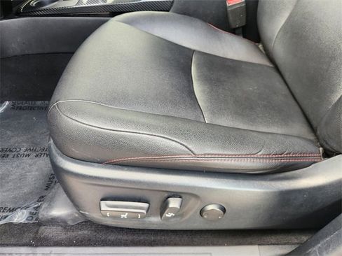 Used 2025 Chevrolet Traverse High Country FWD image 24
