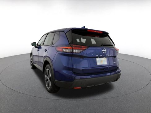 Used 2025 Nissan Rogue SV AWD/4WD image 7