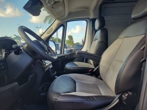 Used 2025 RAM ProMaster 2500 w/ Convenience Group FWD image 11