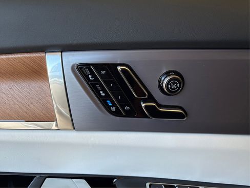 New 2026 Cadillac Vistiq Luxury image 32