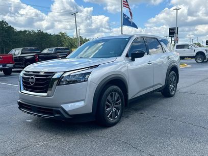 Used 2024 Nissan Pathfinder S w/ Cargo Package