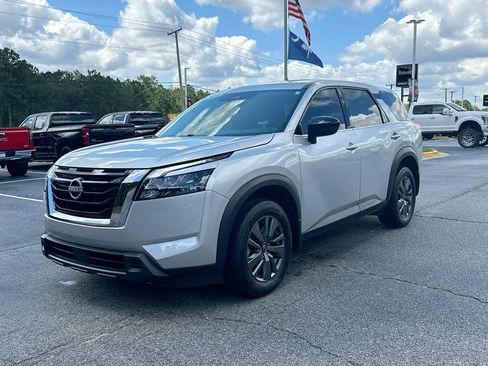 Used 2024 Nissan Pathfinder S w/ Cargo Package AWD/4WD image 1