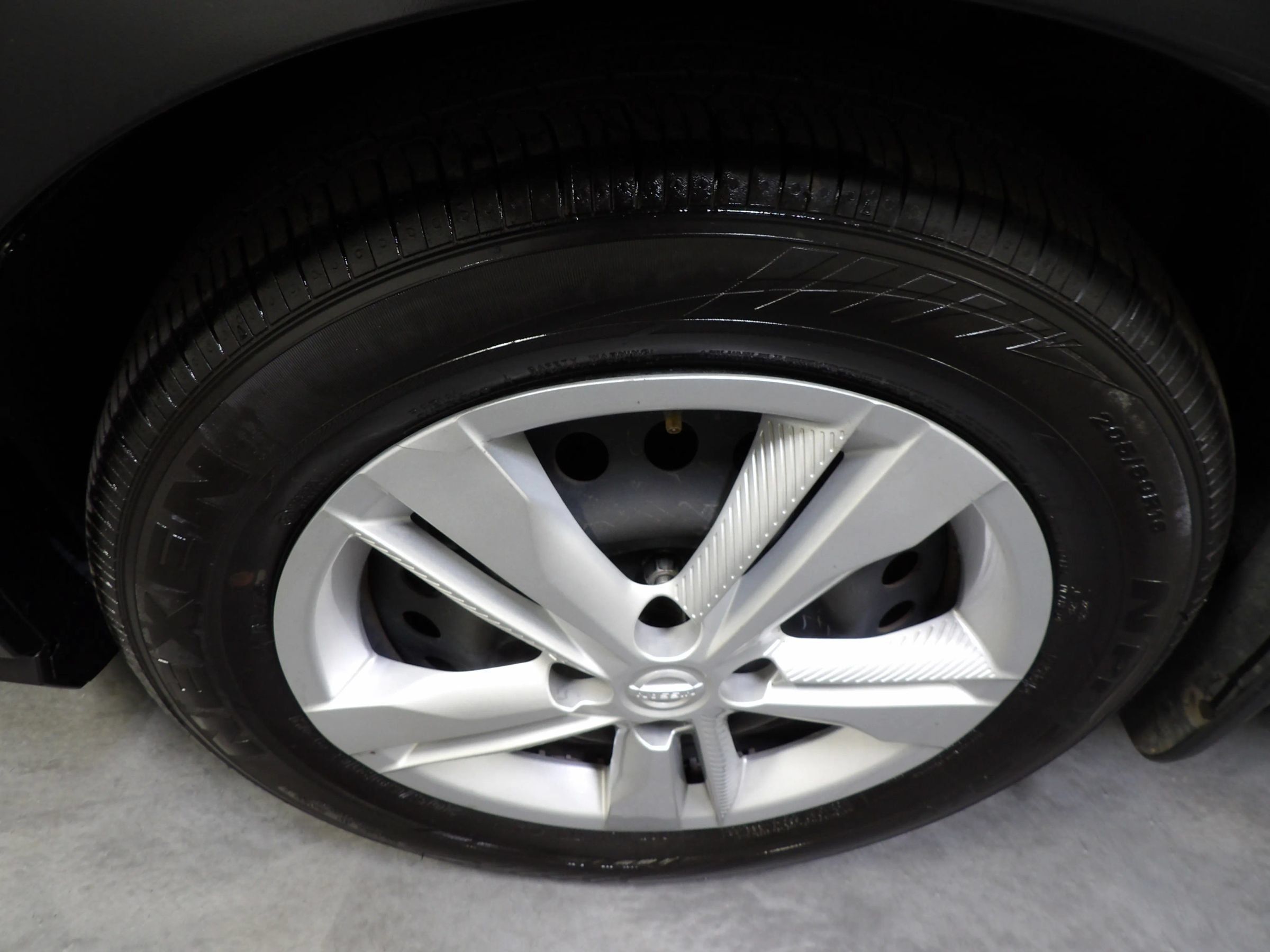 Used 2024 Nissan Kicks S FWD image 20