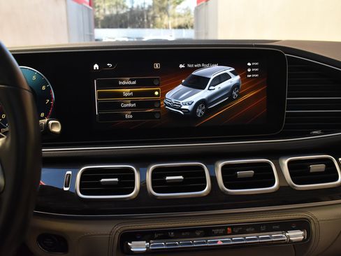 Used 2020 Mercedes-Benz GLE 350 4MATIC image 37