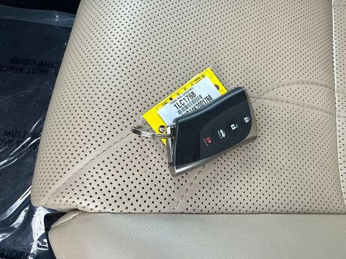 Used 2019 Lexus ES 300h w/ Accessory Package 2 FWD image 21