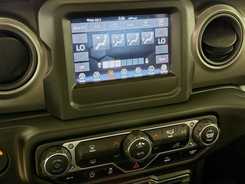 Used 2021 Jeep Wrangler Unlimited Sport image 17