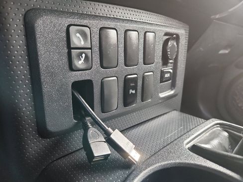 Used 2008 Toyota FJ Cruiser 4WD image 24