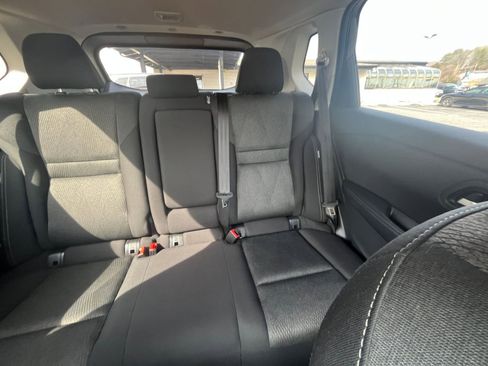 Used 2025 Nissan Rogue SV image 33