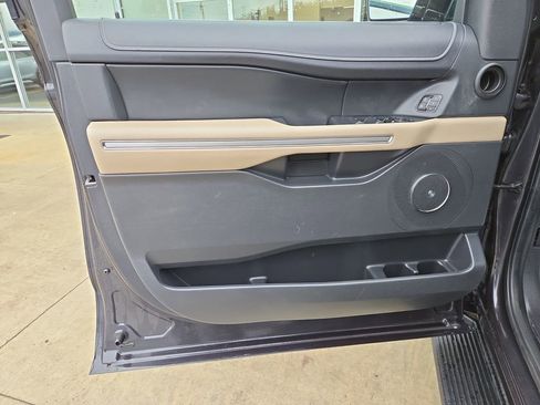 Used 2024 Ford Expedition Max Limited image 12