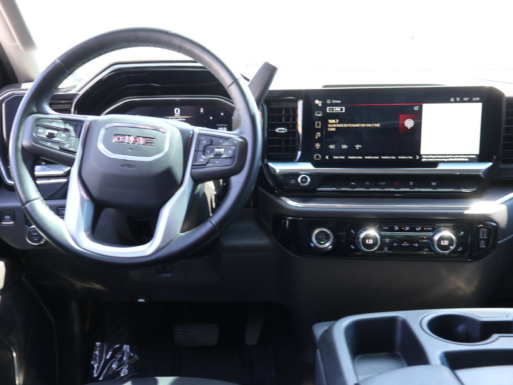 Used 2024 GMC Sierra 1500 SLT AWD/4WD image 18