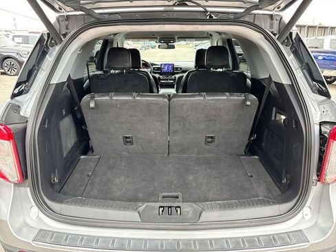 Used 2022 Ford Explorer Limited w/ Equipment Group 301A image 16