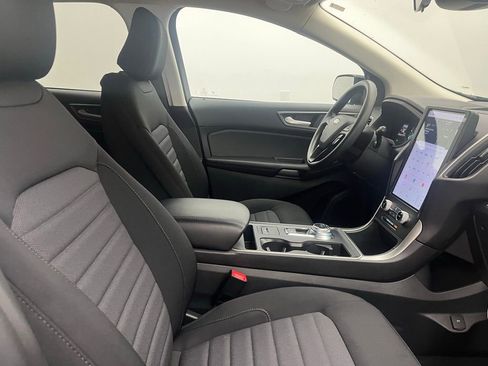 Used 2024 Ford Edge SE w/ Black Appearance Package image 28