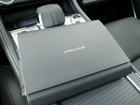 Used 2025 Jaguar F-PACE R-Dynamic S image 74