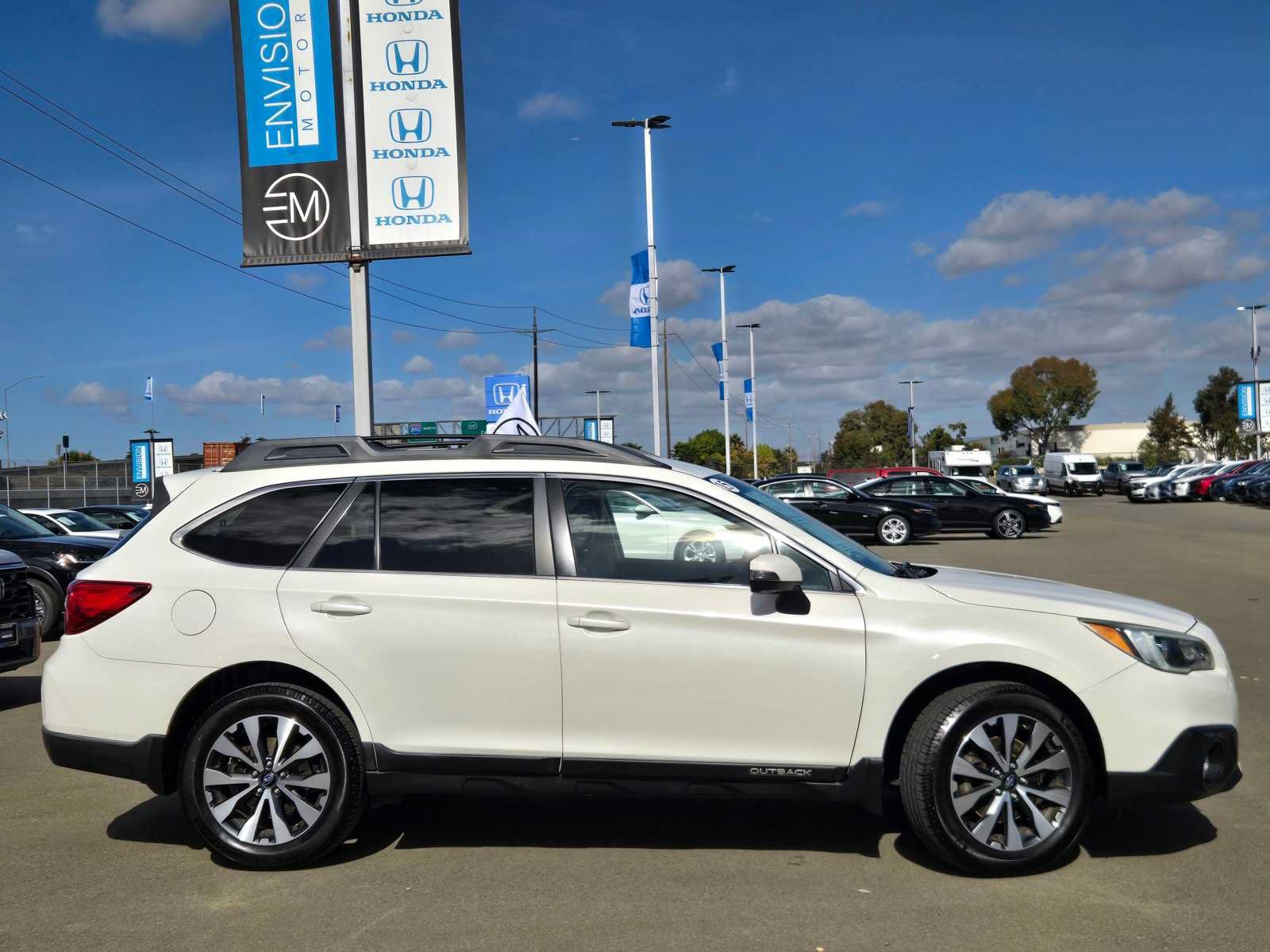 Used 2015 Subaru Outback 2.5i Limited w/ Protection Package #1 AWD/4WD image 3