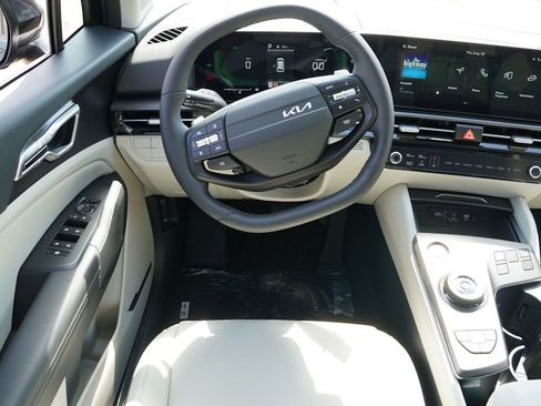 New 2026 Kia Sportage EX w/ EX Panoramic Sunroof Package image 13