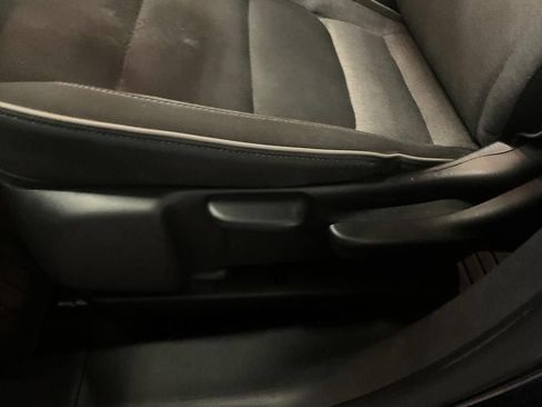 Used 2024 Chevrolet TrailBlazer LT w/ LT Cold Weather Package FWD image 16