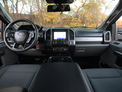 Used 2021 Ford F250 XLT w/ XLT Premium Package image 28