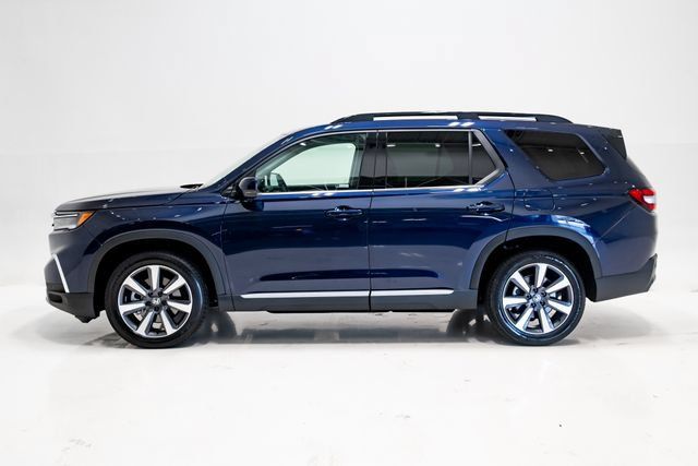 Used 2025 Honda Pilot Touring image 31