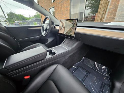 Used 2023 Tesla Model Y Long Range AWD/4WD image 55
