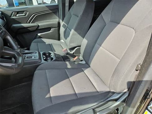 Used 2024 Chevrolet Colorado W/T image 15
