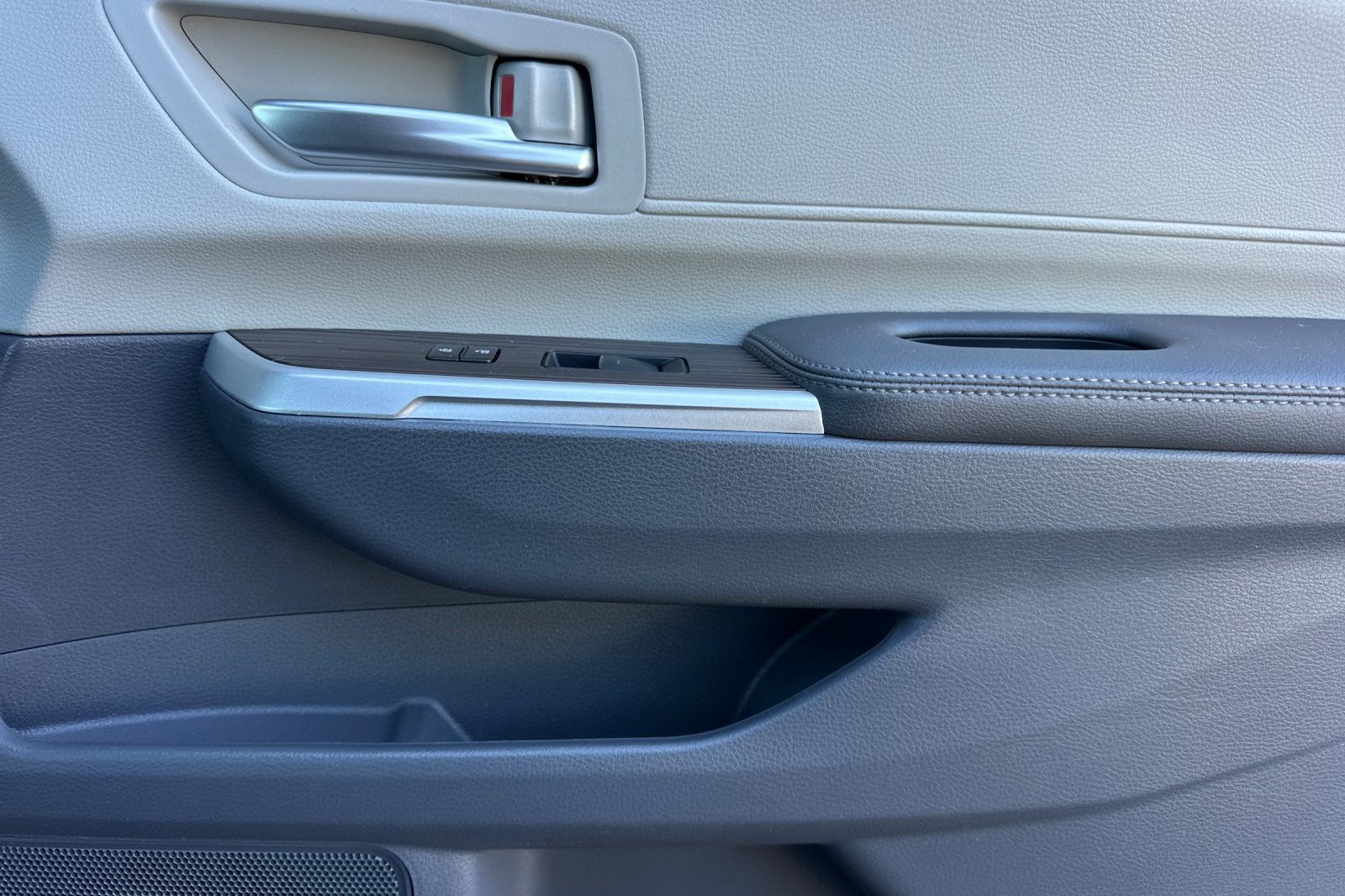 Certified 2023 Toyota Sienna XLE FWD image 22