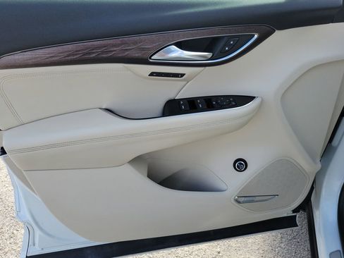 Used 2021 Buick Envision Avenir w/ Technology Package II image 19