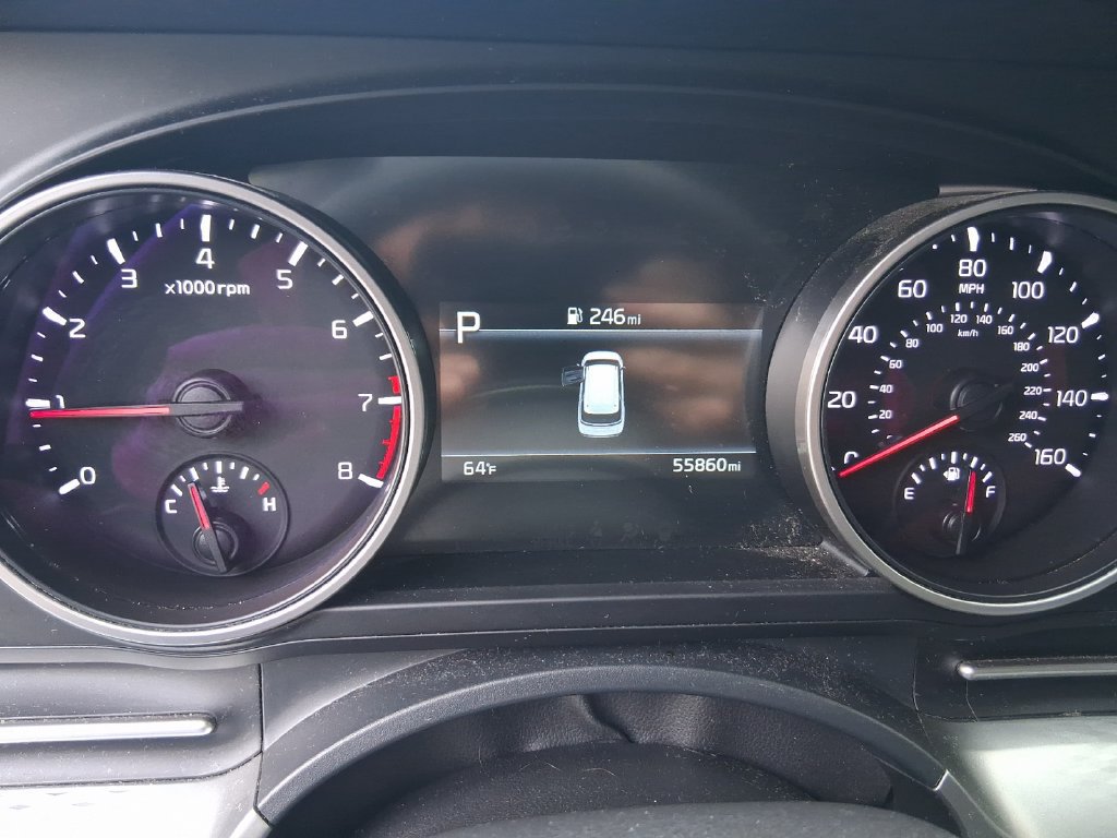 Used 2022 Kia Carnival LX FWD image 16
