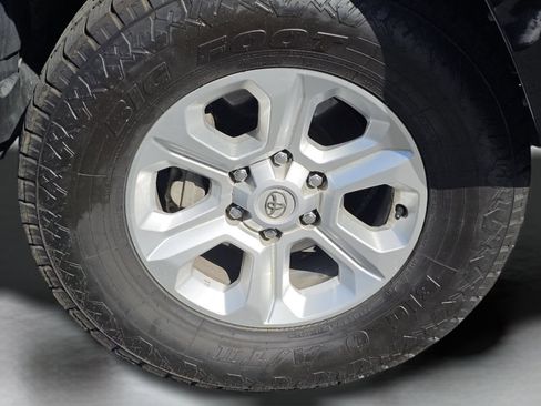 Used 2024 Toyota 4Runner SR5 AWD/4WD image 18
