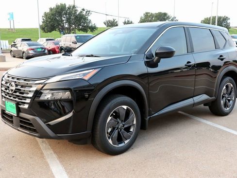 New 2026 Nissan Rogue SV image 3