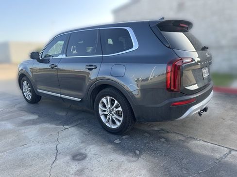 Used 2020 Kia Telluride LX FWD image 3