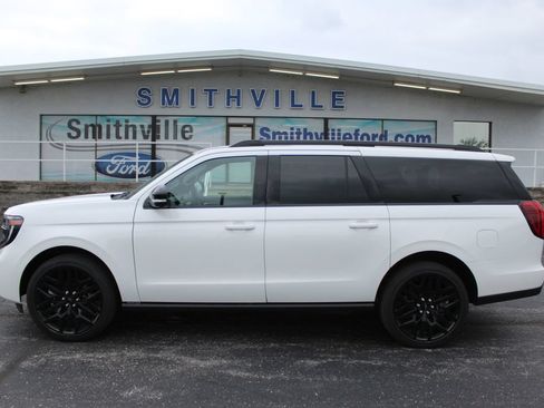 New 2027 Ford Expedition Max Platinum w/ Stealth Performance Package AWD/4WD image 2