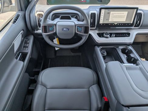 New 2026 Ford Expedition Active RWD image 8