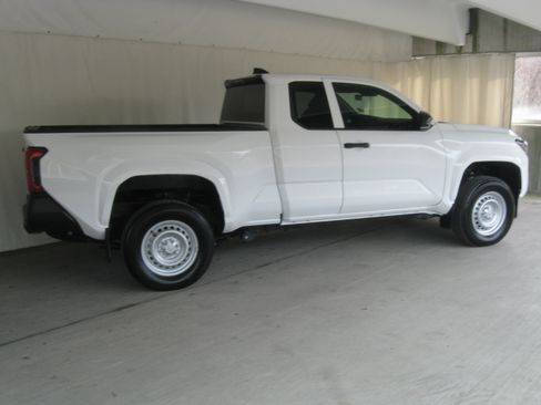 Used 2024 Toyota Tacoma SR w/ SR Upgrade Package image 4