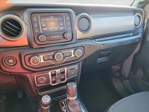 Used 2020 Jeep Wrangler Unlimited Sport image 21