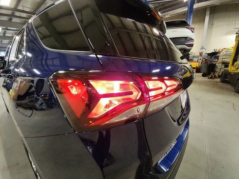 Used 2023 Chevrolet Equinox LT image 30